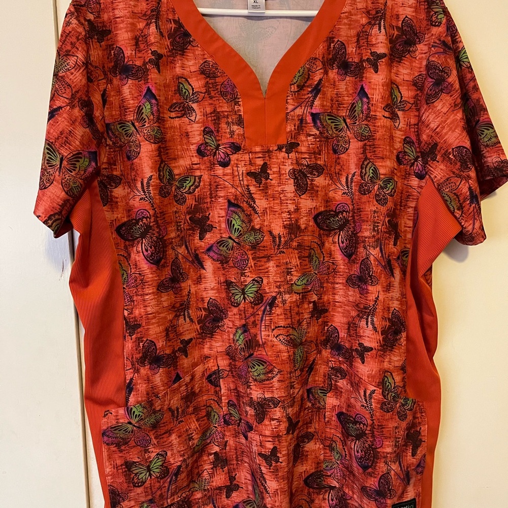 Butterfly Print Scrub Top